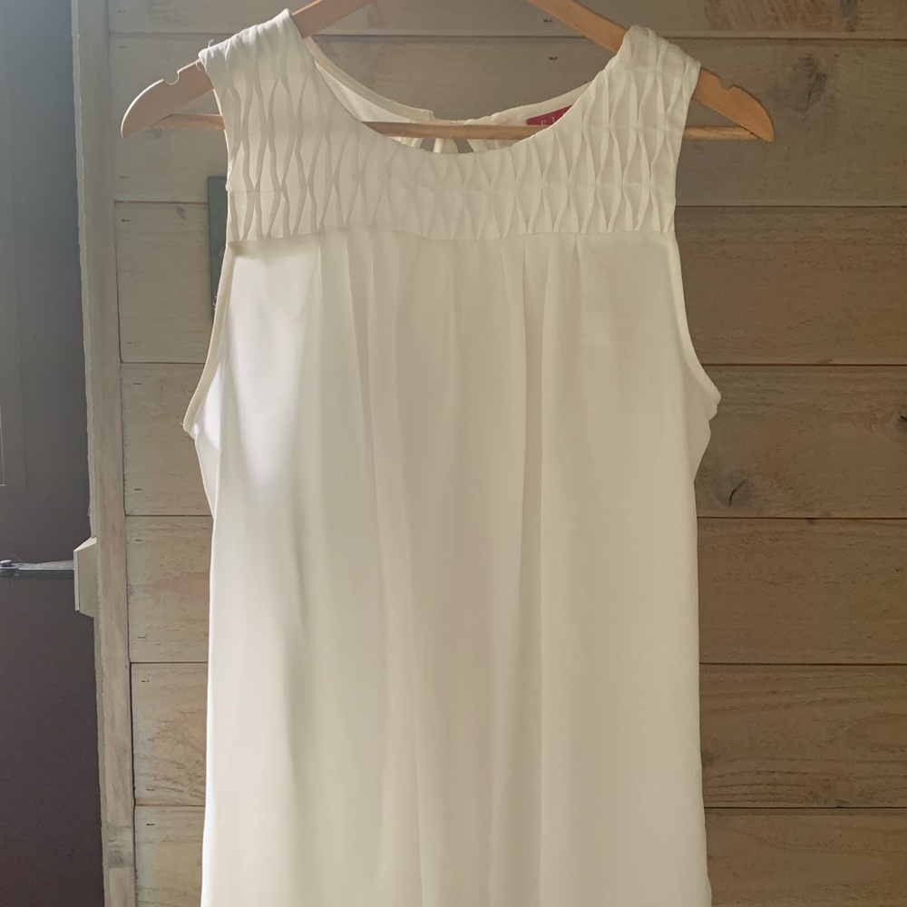 NWT Elle Sleeveless White Top